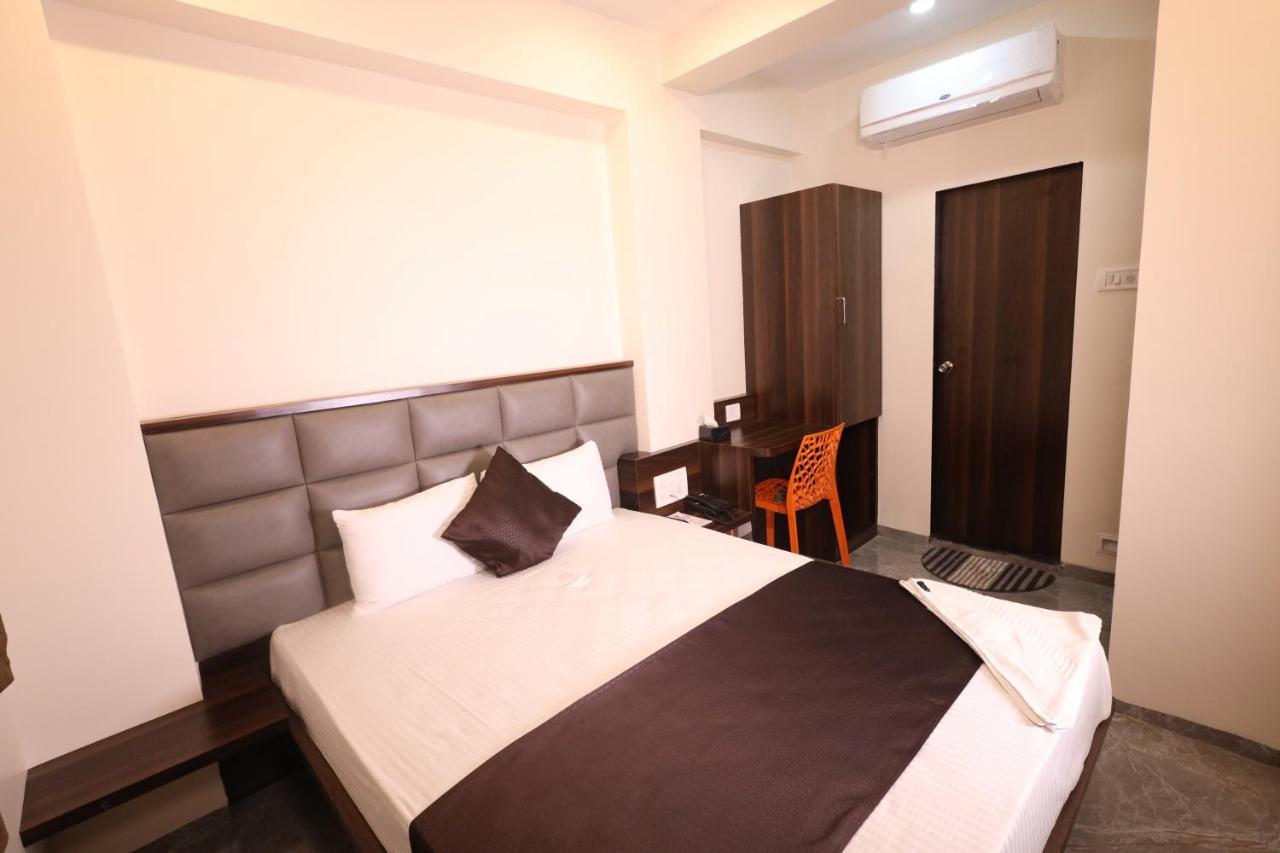R K Residency Mahape Hotell Navi Mumbai Exteriör bild
